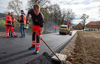 Zdjęcie instalacji asfaltu z recyklingu