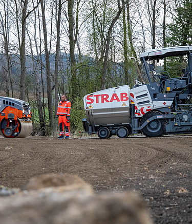 Cesta je vyasfaltovaná s najvyšším možným obsahom recyklátu 70 %.