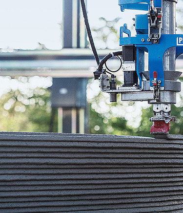 Fotografie a butonului de imprimare al imprimantei 3D pentru beton