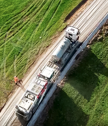 Road construction with polymer technology - machines prepare road surfaces