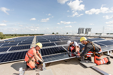 Fotó a fotovoltaikus rendszer telepítéséről