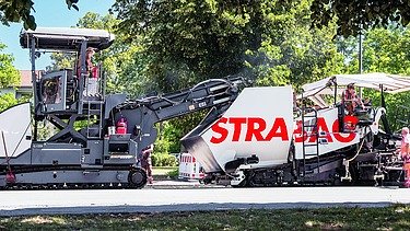 Układanie asfaltu STRABAG AG ClAir® w Erlangen