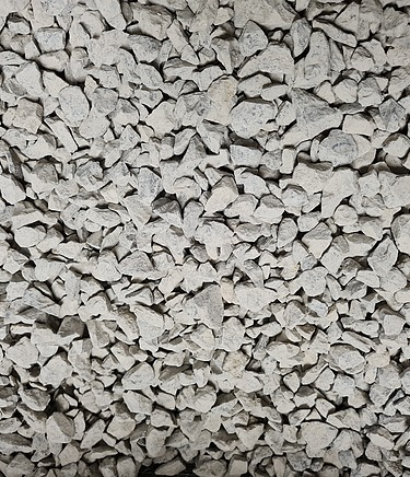Wióry z kamieniołomu, podstawa betonu z recyklingu Zdjęcie żwiru z kamieniołomu, będącego podstawą betonu z recyklingu