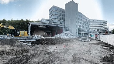 Fotografie de pe șantierul de construcție al biroului districtual Esslingen, unde peste 90 % din materialele de construcție sunt reciclate.