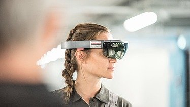 STRABAG PFS is testing the VR goggles on a daily basis.