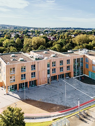 Foto vom Holzbau der Universität Witten